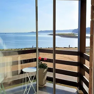 https://appartement-belle-vue-sur-mer-3-etoiles-a-perros-guirec.inbrittany.com