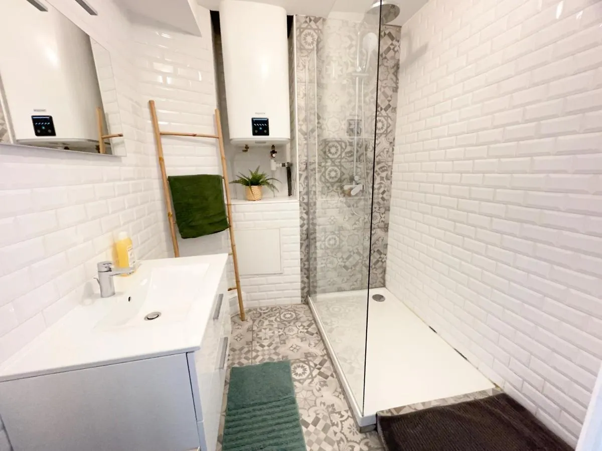 Superbe Appartement, 3 Chambres, Gare St Charles Marseille France
